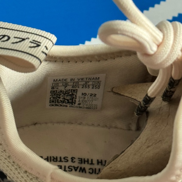 Adidas | NMD R1 NWT - Picture 12 of 13